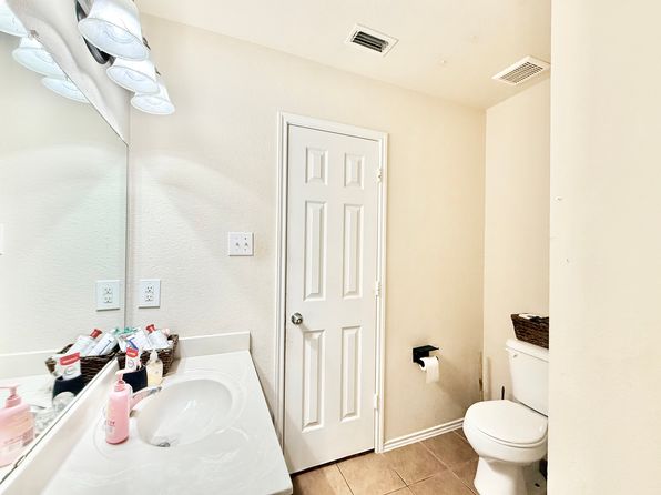 4533 Martingale View Ln