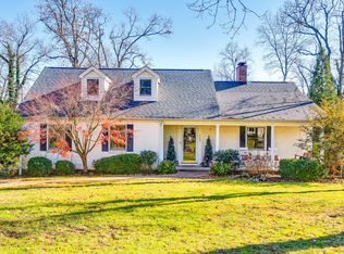 1407 Peter Pan Rd, Lookout Mountain, GA 30750