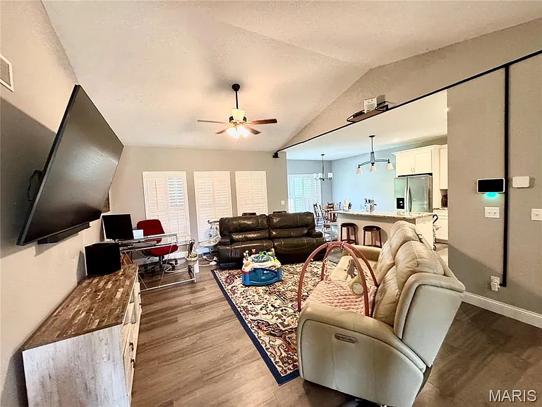315 Star Ln — Photo 5