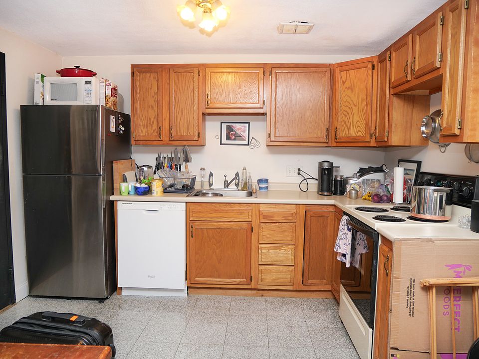 1st image of 217 Kent St #11350213