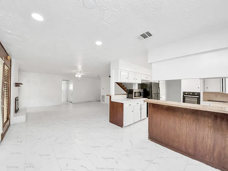 9131 Rentur Dr — Photo 10