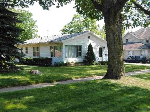 210 Maple Ave, Alma, MI 48801