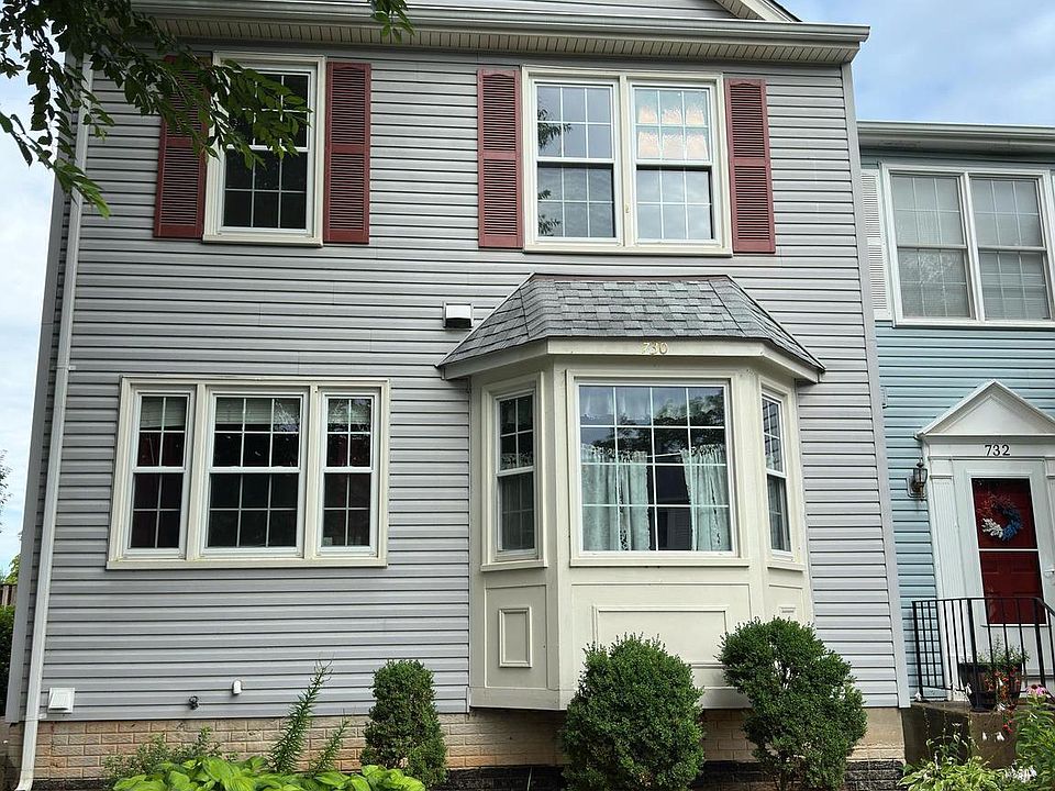 2nd image of 730 Arbor Ct