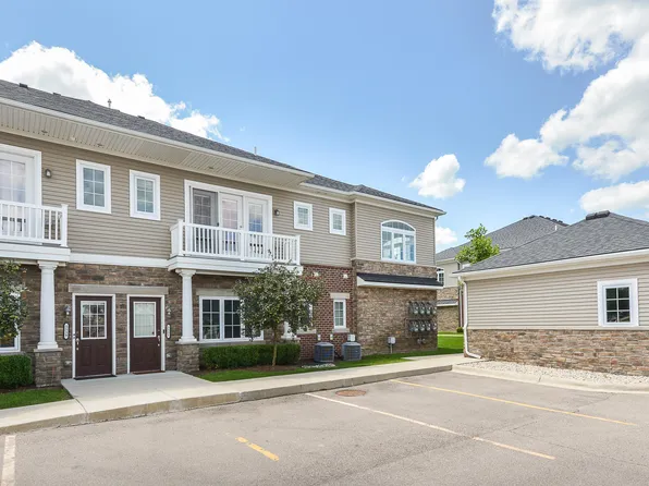5539 Arbor Chase Dr, Ann Arbor, MI 48103