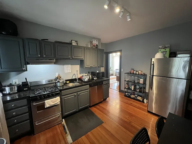 195 Hancock St #3 — Photo 4