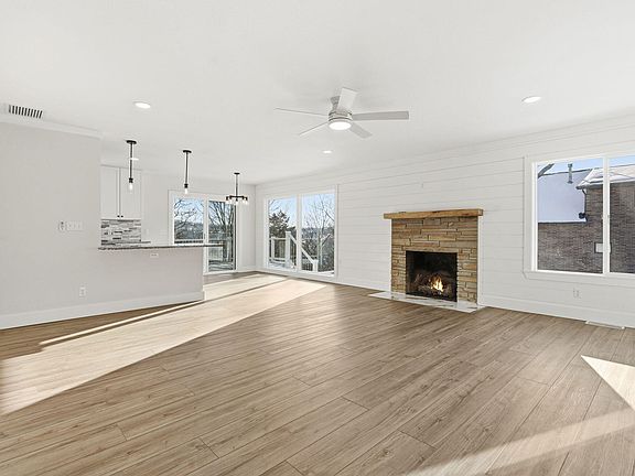 2nd image of 139 Lakeshore Drive