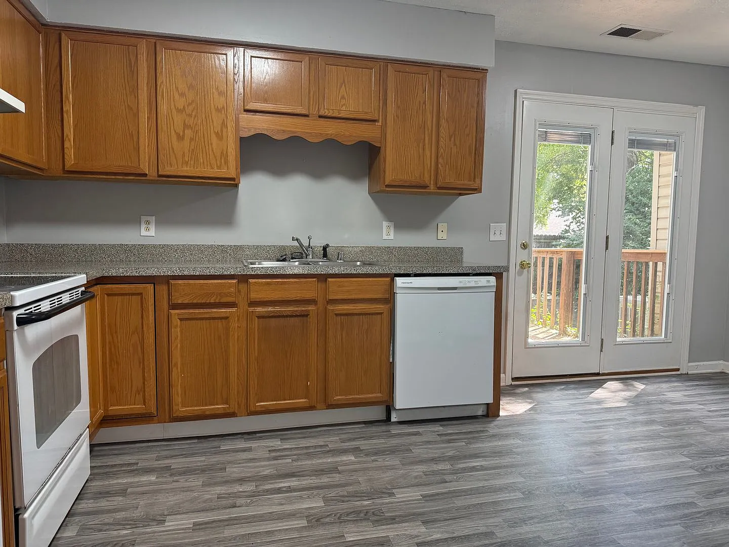 3-Plex Green St — Photo 2