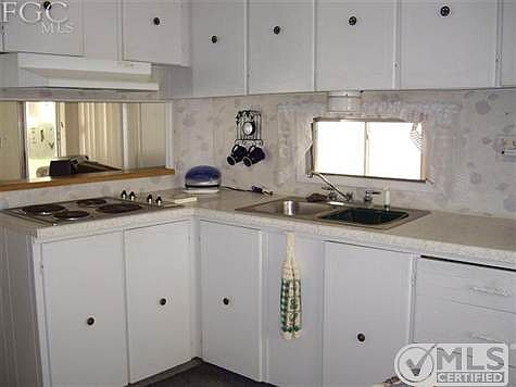3rd image of 2762 Breezewood Dr