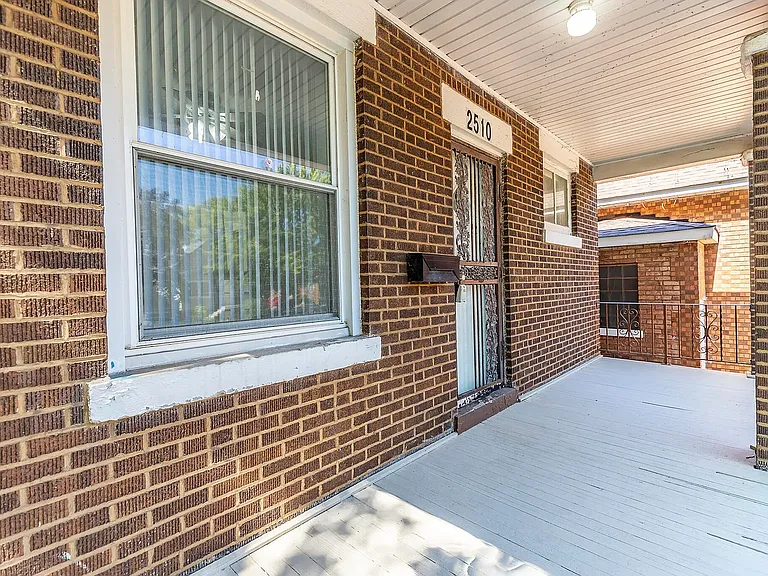 2510 White Oak Ave — Photo 2