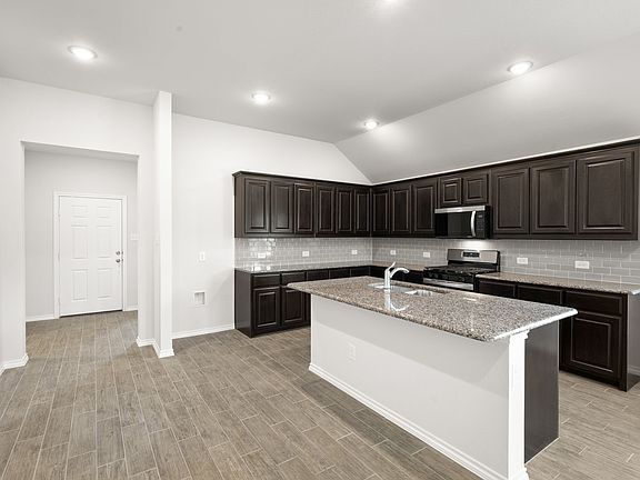 2nd image of 2817 Hay Ln