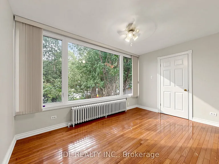 100 Roxborough Rd — Photo 15
