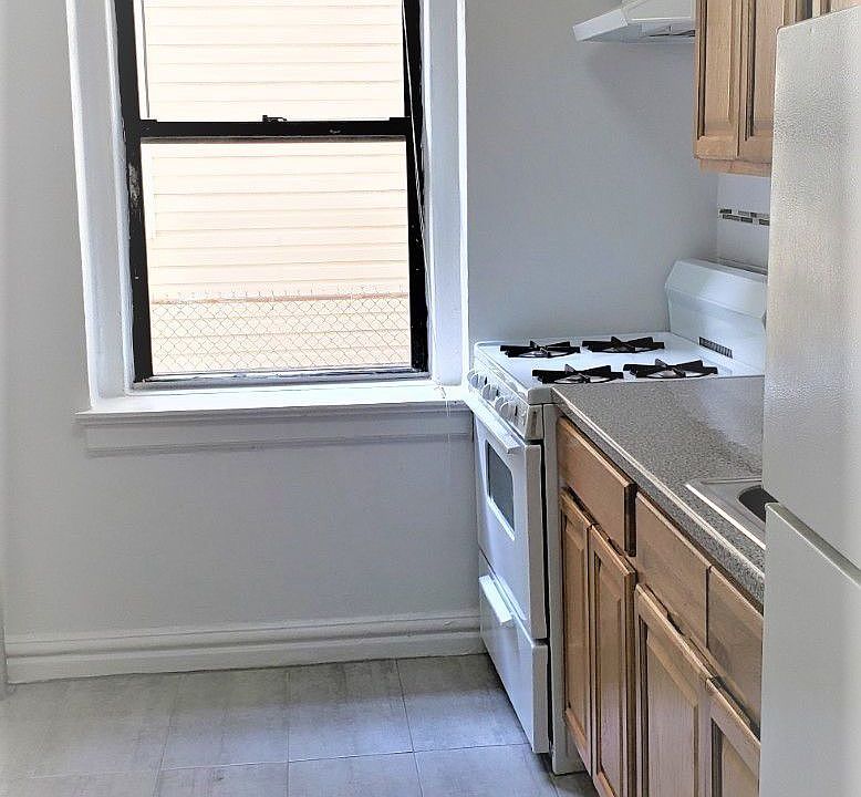 1st image of 3279 30th St APT 1J