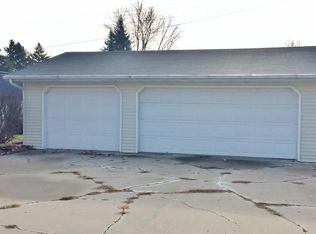 807 Broadway Ave, Wabasha, MN 55981