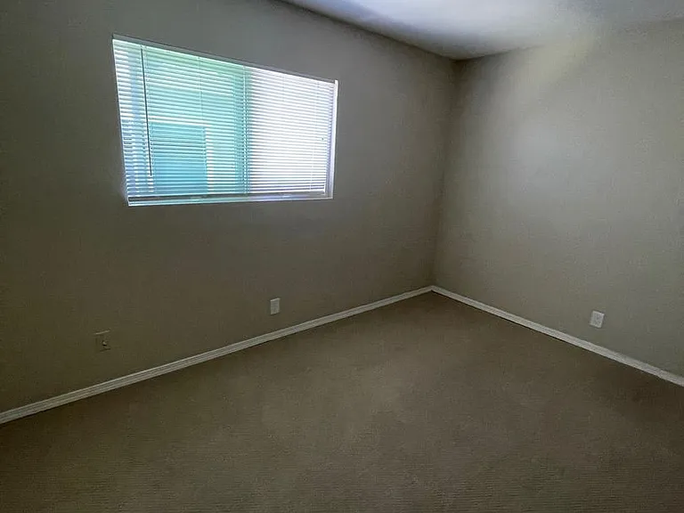 483 Quail Ct — Photo 36