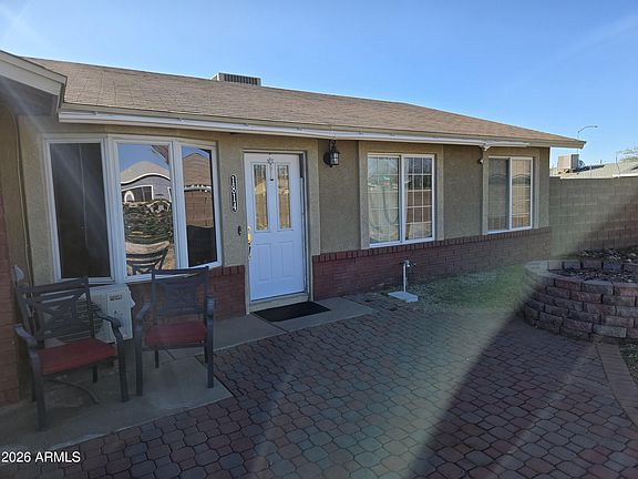 2nd image of 1814 N EDGEWATER Circle