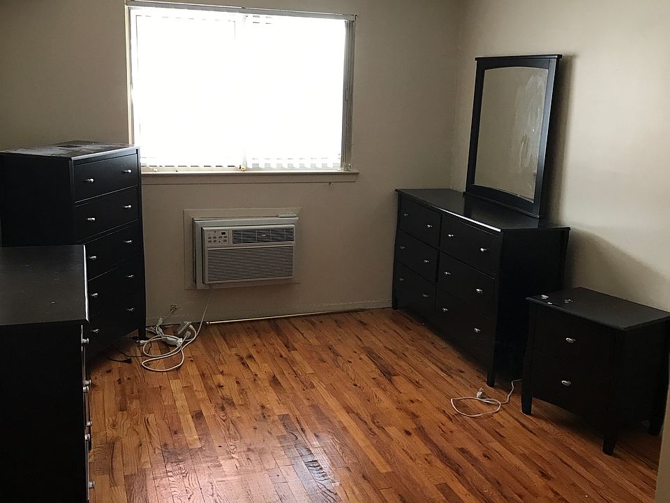 2nd image of 1434 E 69th St #1F