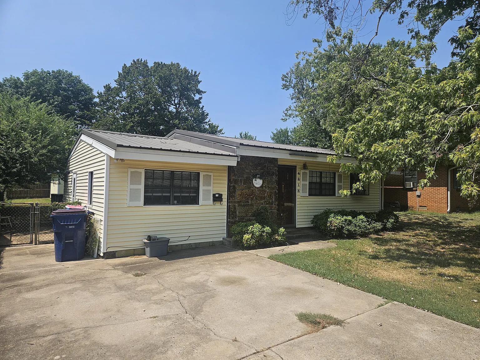 2 bed, 1422 sqft, $1,000 — Photo 4
