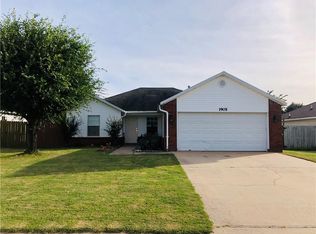 1905 Garnet Rd, Springdale, AR 72764