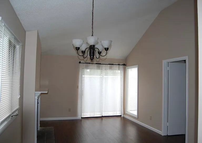 2426 Wynterhall Rd SE #E — Photo 9