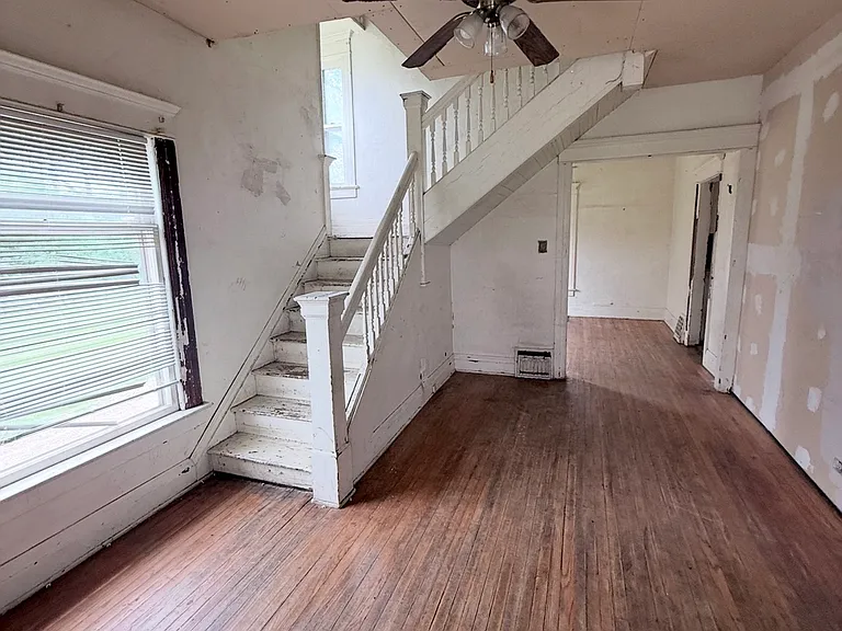 1019 Avenue A — Photo 13