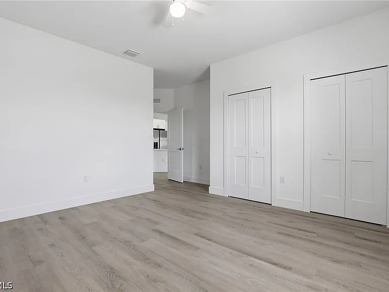 723 Ivan Ave S — Photo 23