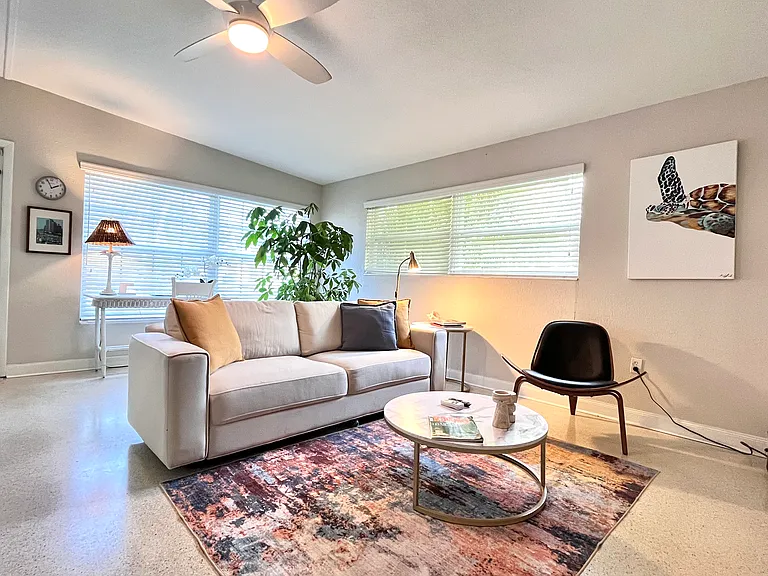111 Bluff Ter — Photo 3