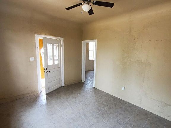 2nd image of 1916 Magoffin Ave #1918