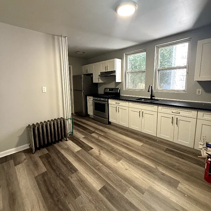 116 Bostwick Ave #1L