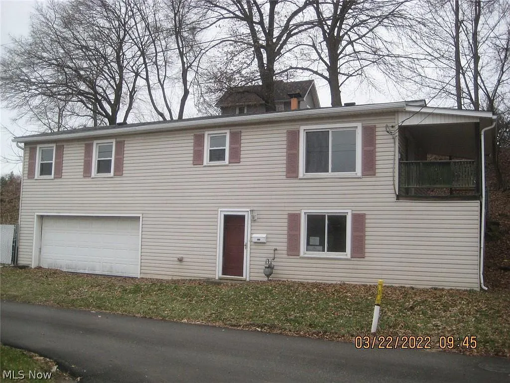 140 Loeffler Dr photo 1
