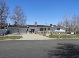519 4th St W, Lakota, ND 58344