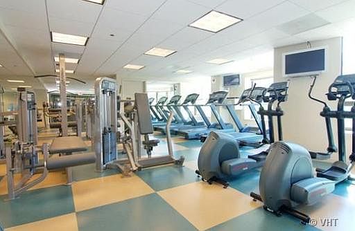 2nd image of 400 N La Salle Dr APT 4503