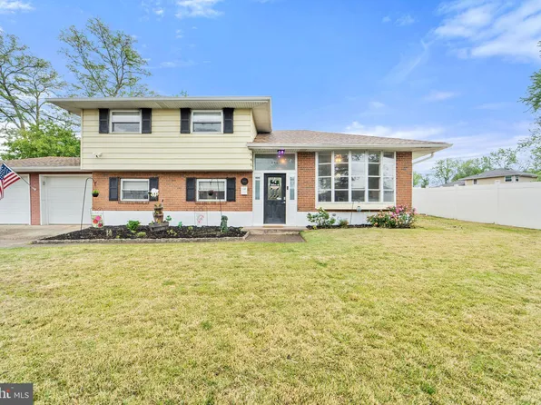 541 E Lake Ave, Blackwood, NJ 08012