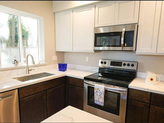 4th image of 17508 52nd Ave W #A
