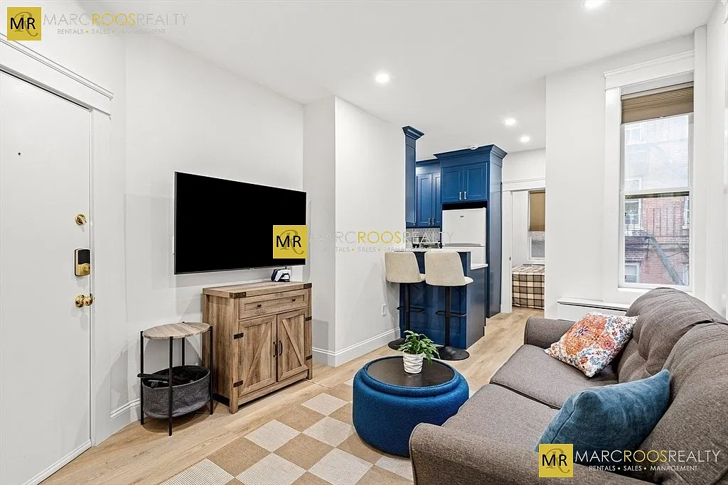 2 bed, 9999 sqft, $3,700 — Photo 1