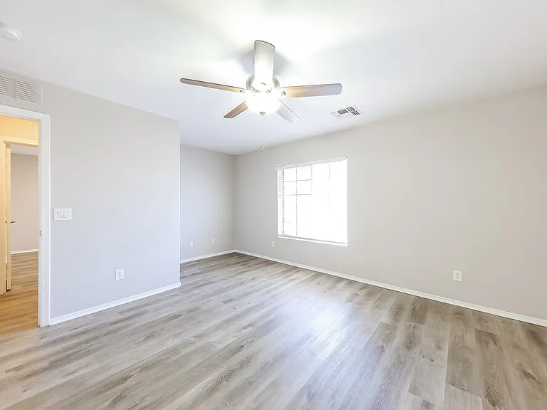12830 W Via Camille — Photo 11