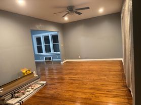 3762 N Dr William Finlayson St, Milwaukee, WI
