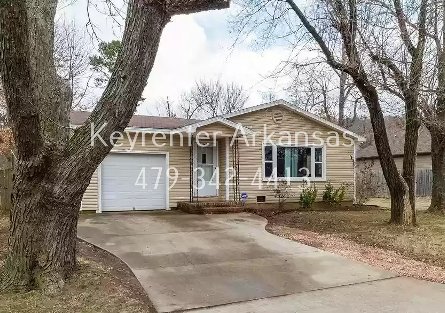 Beautiful Home Near the University! — Photo 1