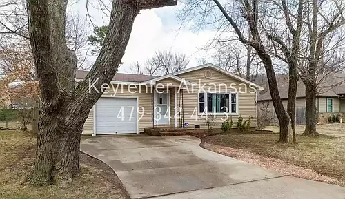 1144 N Vista Pl Photo 1