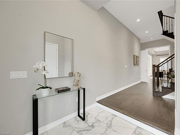 4th image of 34 Carnegie Dr