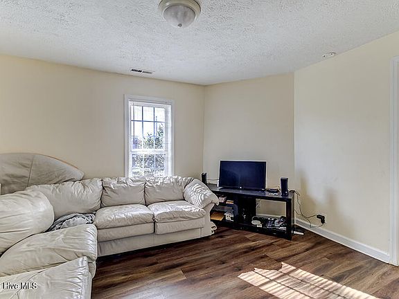2nd image of 817 S 11th Street
