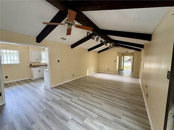 5th image of 226 Terlingua Dr