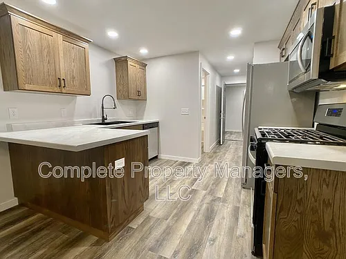 423 Adams Ave #3 Photo 1