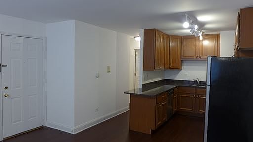4th image of 428 S Scoville Ave Frnt 3A
