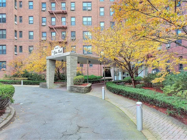 84-01 Main Street #516, Briarwood, NY 11435