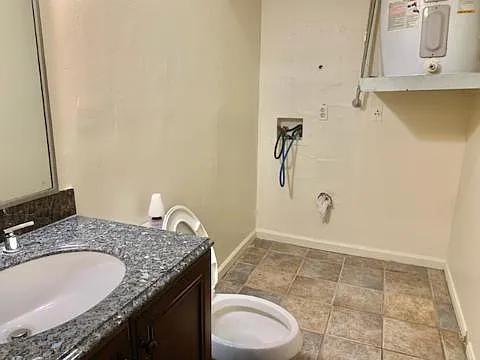 717 Vouray Dr — Photo 2