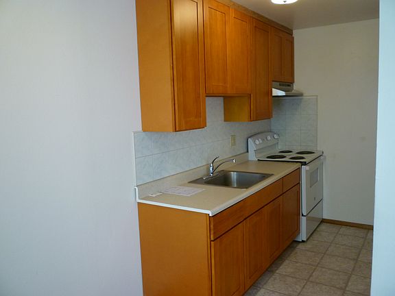 4th image of 1500 Judah St APT 3