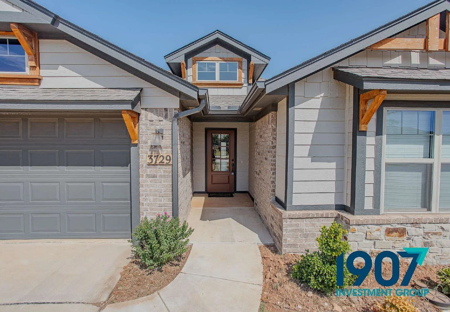 3 bed, 2.0 bath, 2136 sqft, $2,249 — Photo 4