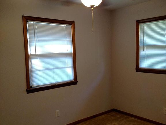 5th image of 272 Munroe Ave