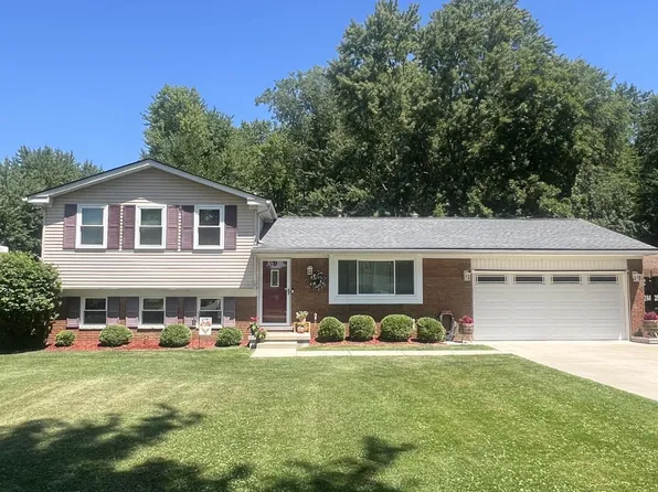 48269 Forbes Dr, Chesterfield, MI 48047