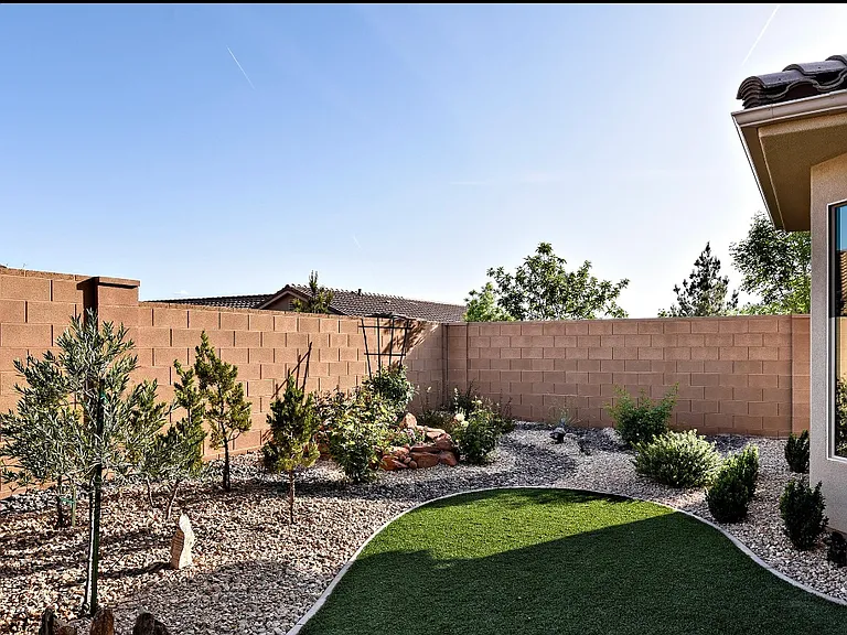 1556 W Songbird Dr — Photo 18